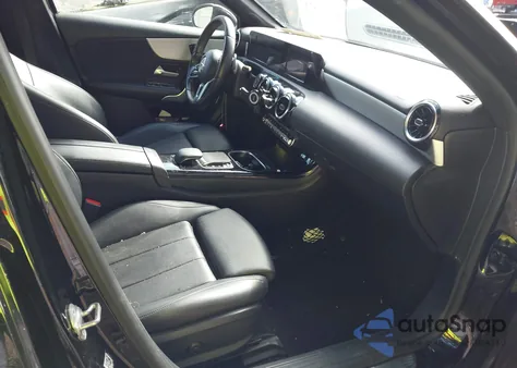 2020 Mercedes-Benz A 220 4Matic z USA, uszkodzony, nr VIN W1K3G4FB8LJ199022